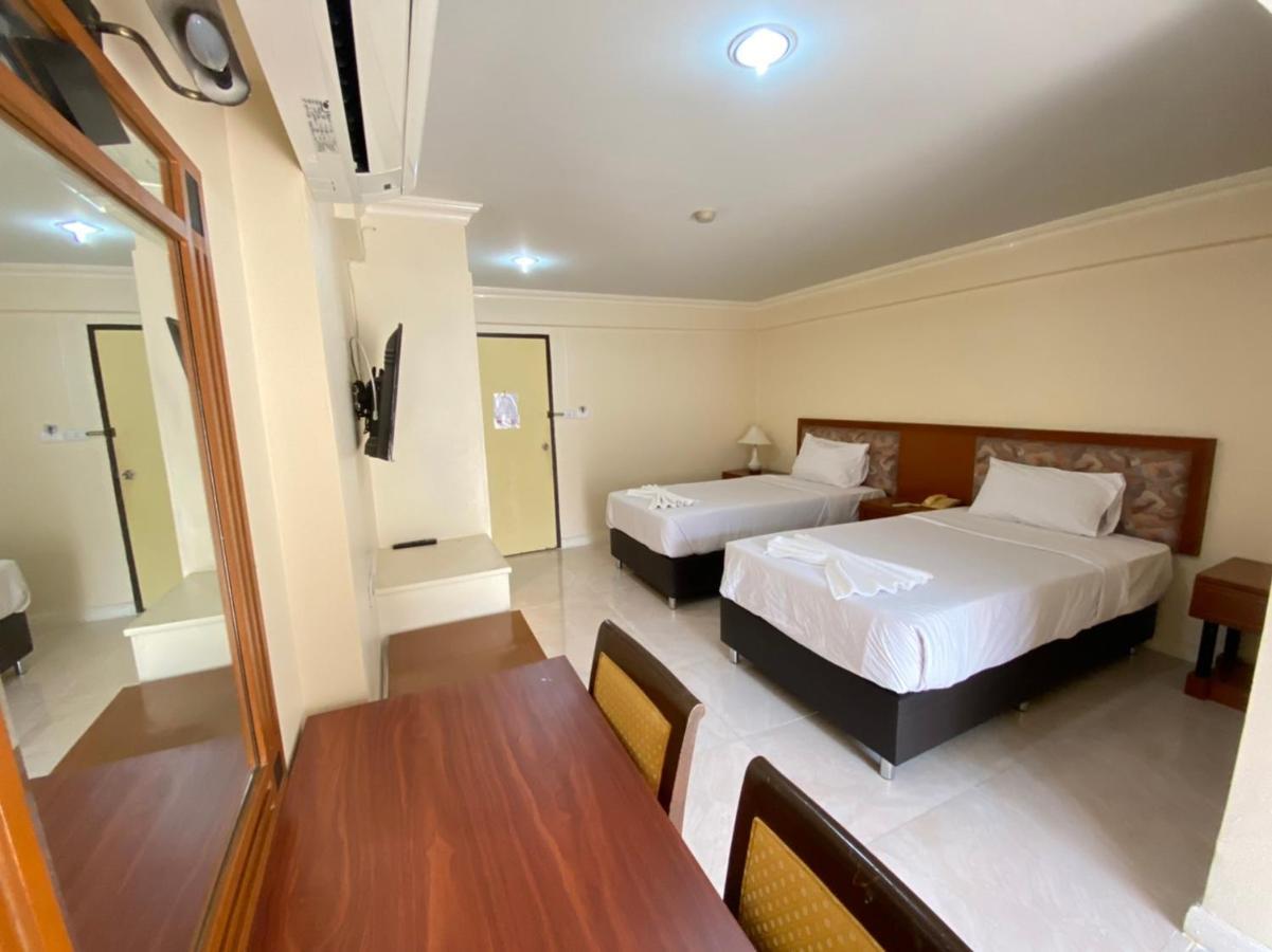 Jumbotel Hotel Bangkok Buitenkant foto