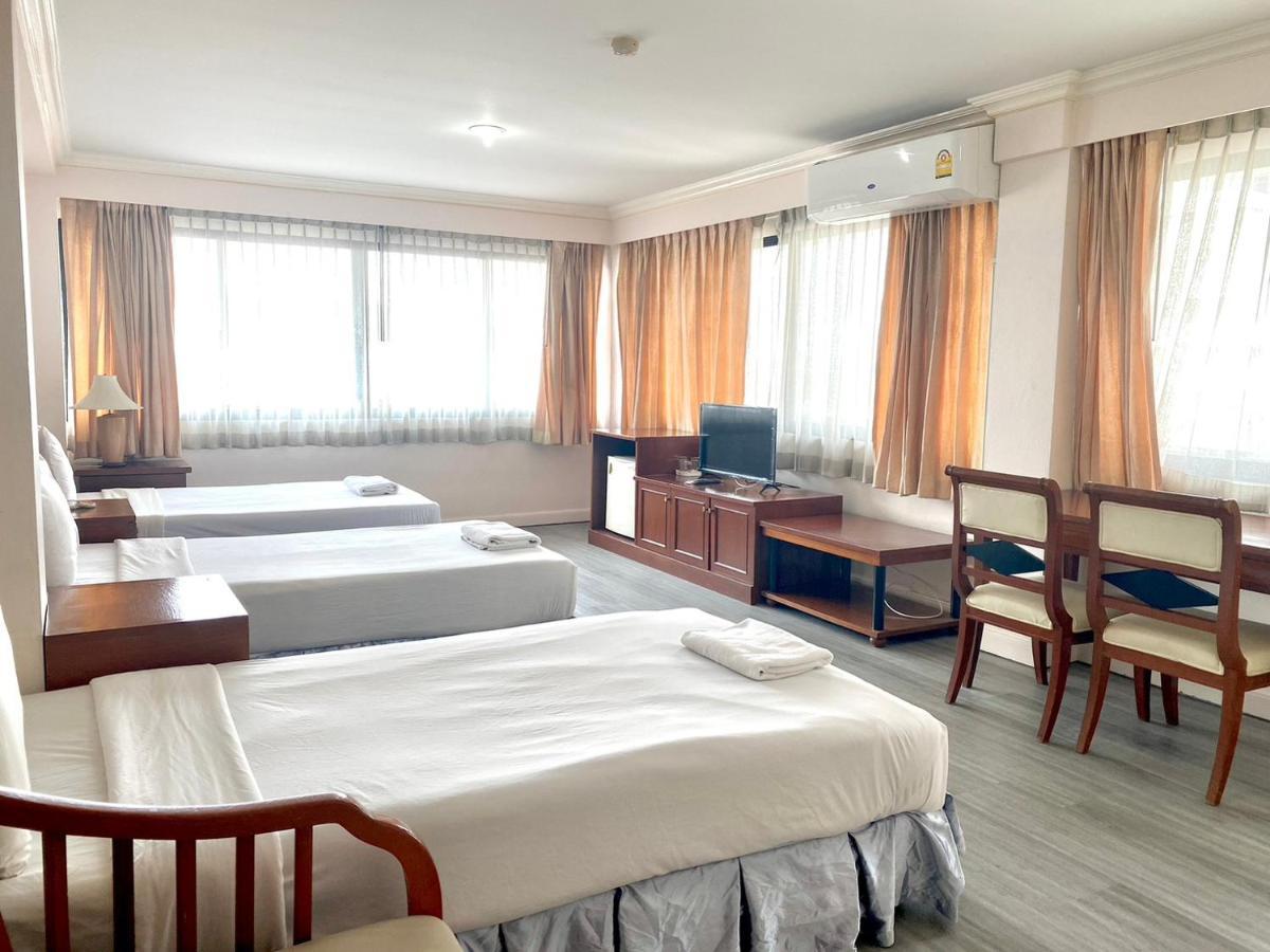 Jumbotel Hotel Bangkok Buitenkant foto